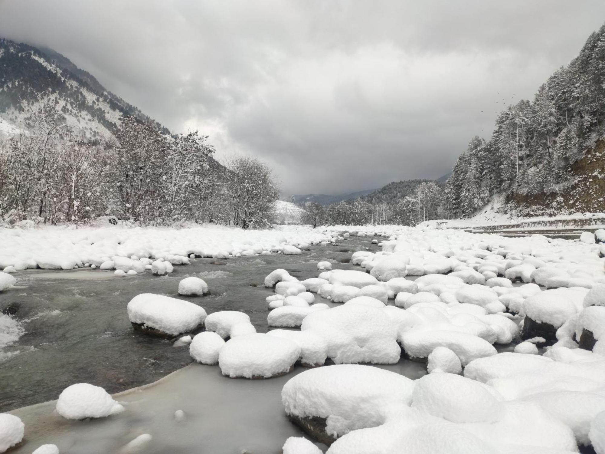 Dream River Resort Pahalgām Kültér fotó